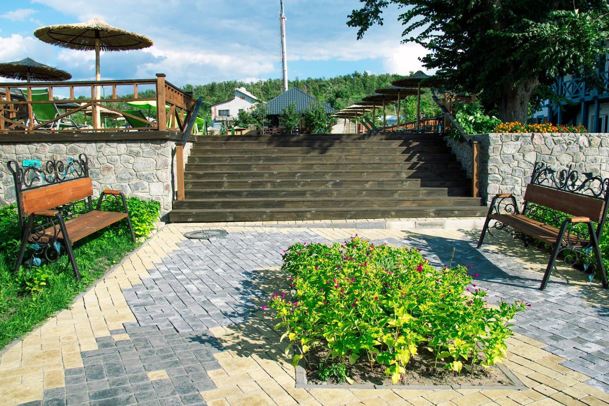 Mayak Resort Kam'yani Potoky Esterno foto