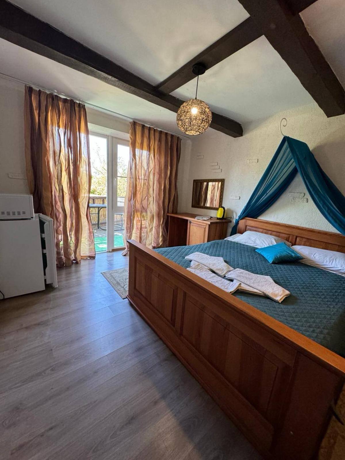 Mayak Resort Kam'yani Potoky Camera foto